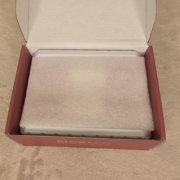 Glow & Co Glass Facial Ice Globes - Picture 3 of 7